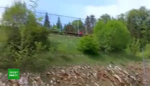 Urmeaza s-o mai dea din varful copacului si le-a facut PE TOATE! Asta-i NEBUNIA lui Budescu! De unde a reusit sa marcheze