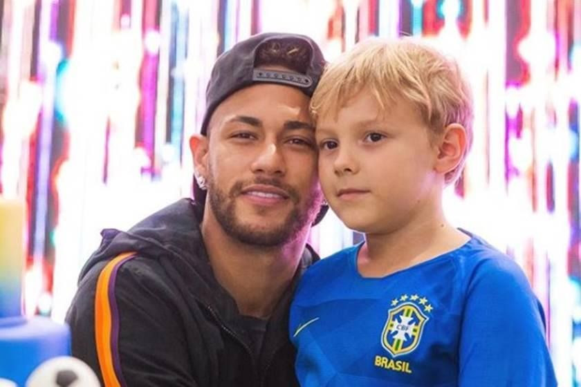 Neymar se distreaza in izolare, alaturi de fiul lui! Cum isi petrec cei doi timpul impreuna