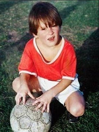 Cum ajungi ca Neymar si Mbappe? :) Stelele Parisului le dau sfaturi tuturor copiilor din lume de 1 iunie_12