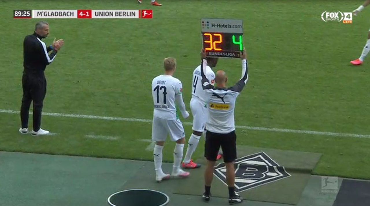 A asteptat 4 sezoane sa joace 3 minute! Cine este fotbalistul care a debutat in Bundesliga dupa 4 ani de la transfer_1