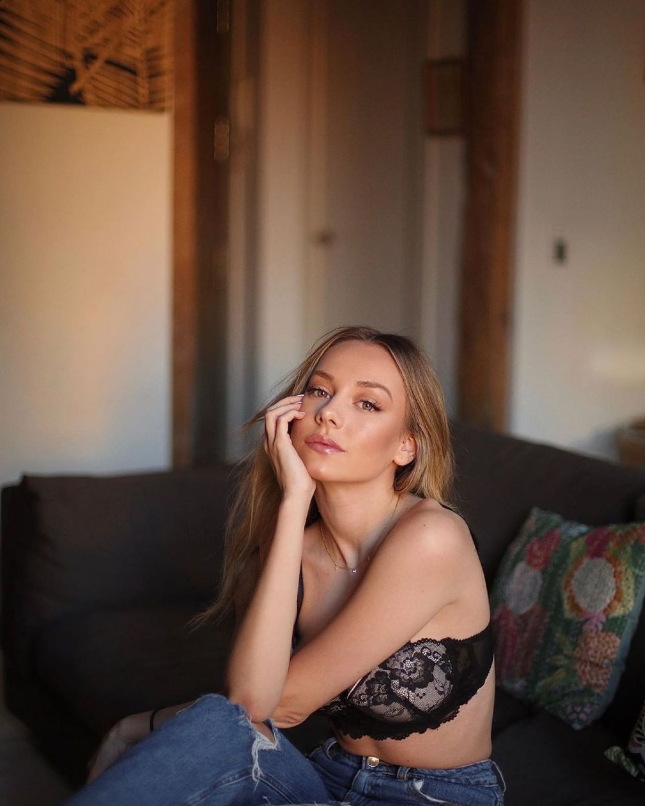 Are doar 20 de ani si are Spania la picioare! Ester Exposito, din