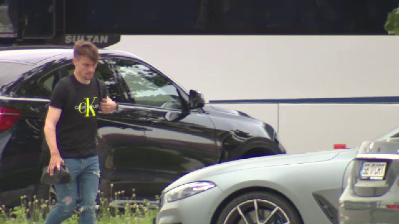 Bine ati venit in PARCUL AUTO de sute de mii de euro al FCSB! Ce SUPER MASINI au fotbalistii in care Becali a aruncat cu valize de bani_12