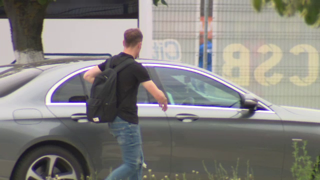 Bine ati venit in PARCUL AUTO de sute de mii de euro al FCSB! Ce SUPER MASINI au fotbalistii in care Becali a aruncat cu valize de bani_13