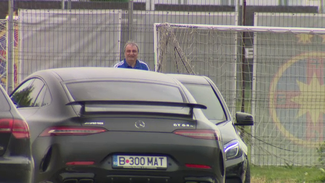 Bine ati venit in PARCUL AUTO de sute de mii de euro al FCSB! Ce SUPER MASINI au fotbalistii in care Becali a aruncat cu valize de bani_15