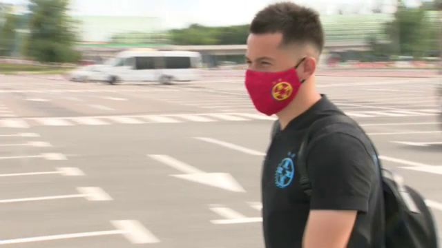 Florinel Coman si look-ul care il face sa para de 100 de milioane: seamana PERFECT cu Sancho! :) Cum au aparut stelistii pe aeroport_4