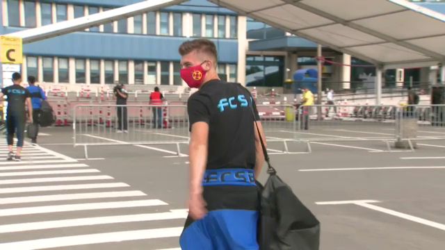 Florinel Coman si look-ul care il face sa para de 100 de milioane: seamana PERFECT cu Sancho! :) Cum au aparut stelistii pe aeroport_6