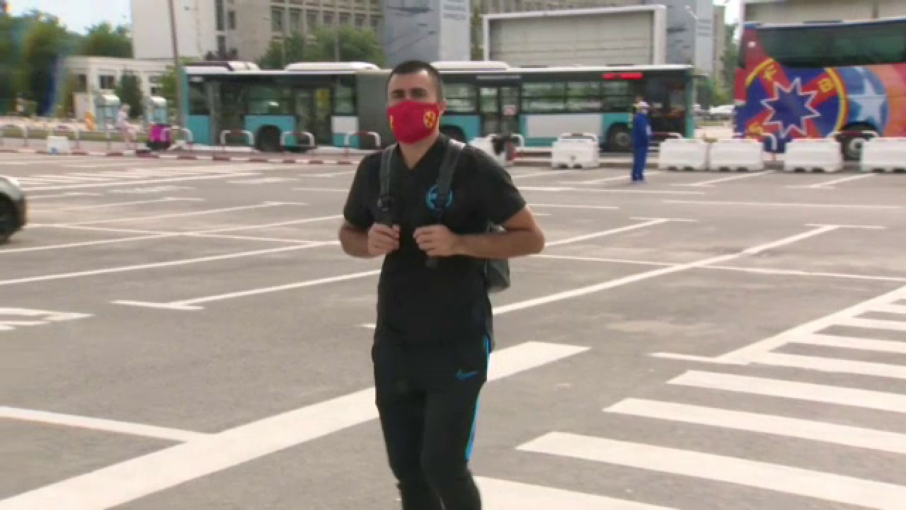 Florinel Coman si look-ul care il face sa para de 100 de milioane: seamana PERFECT cu Sancho! :) Cum au aparut stelistii pe aeroport_7