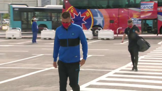 Florinel Coman si look-ul care il face sa para de 100 de milioane: seamana PERFECT cu Sancho! :) Cum au aparut stelistii pe aeroport_8