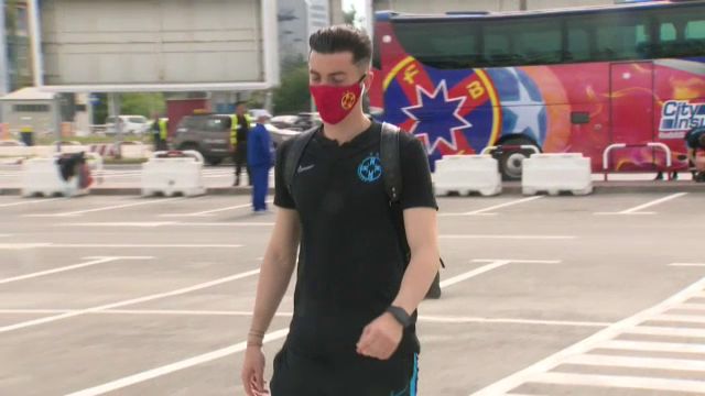 Florinel Coman si look-ul care il face sa para de 100 de milioane: seamana PERFECT cu Sancho! :) Cum au aparut stelistii pe aeroport_12