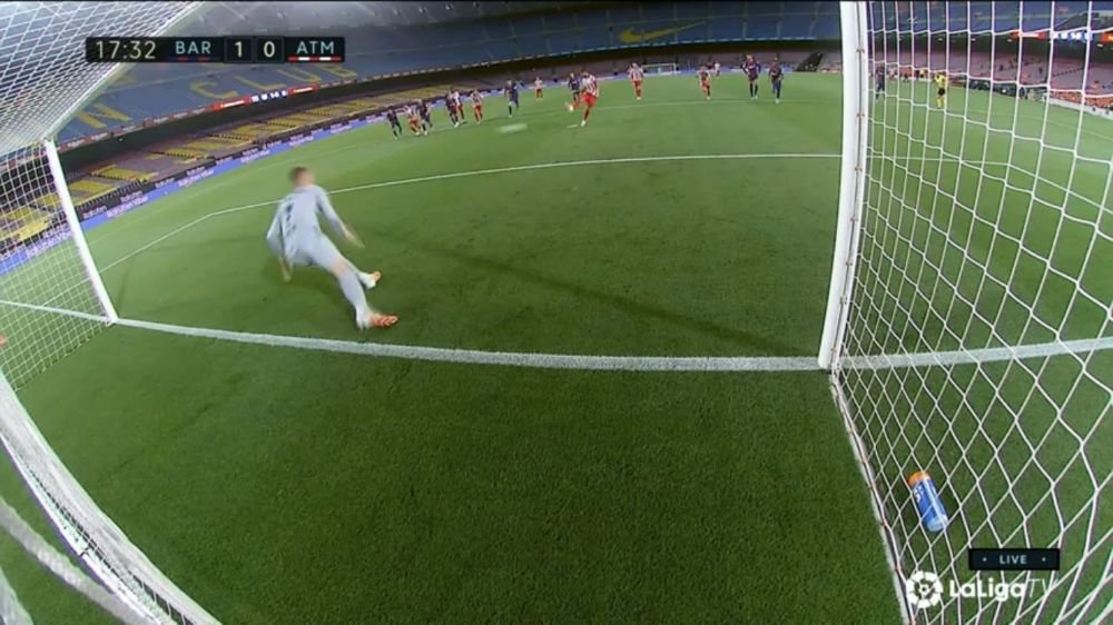Ter Stegen era cu JUMATATE de talpa in fata liniei, dar a aparat DEGEABA penalty-ul lui Diego Costa! VAR e din nou facut PRAF dupa ce s-a intamplat in meciul Barcelonei_2