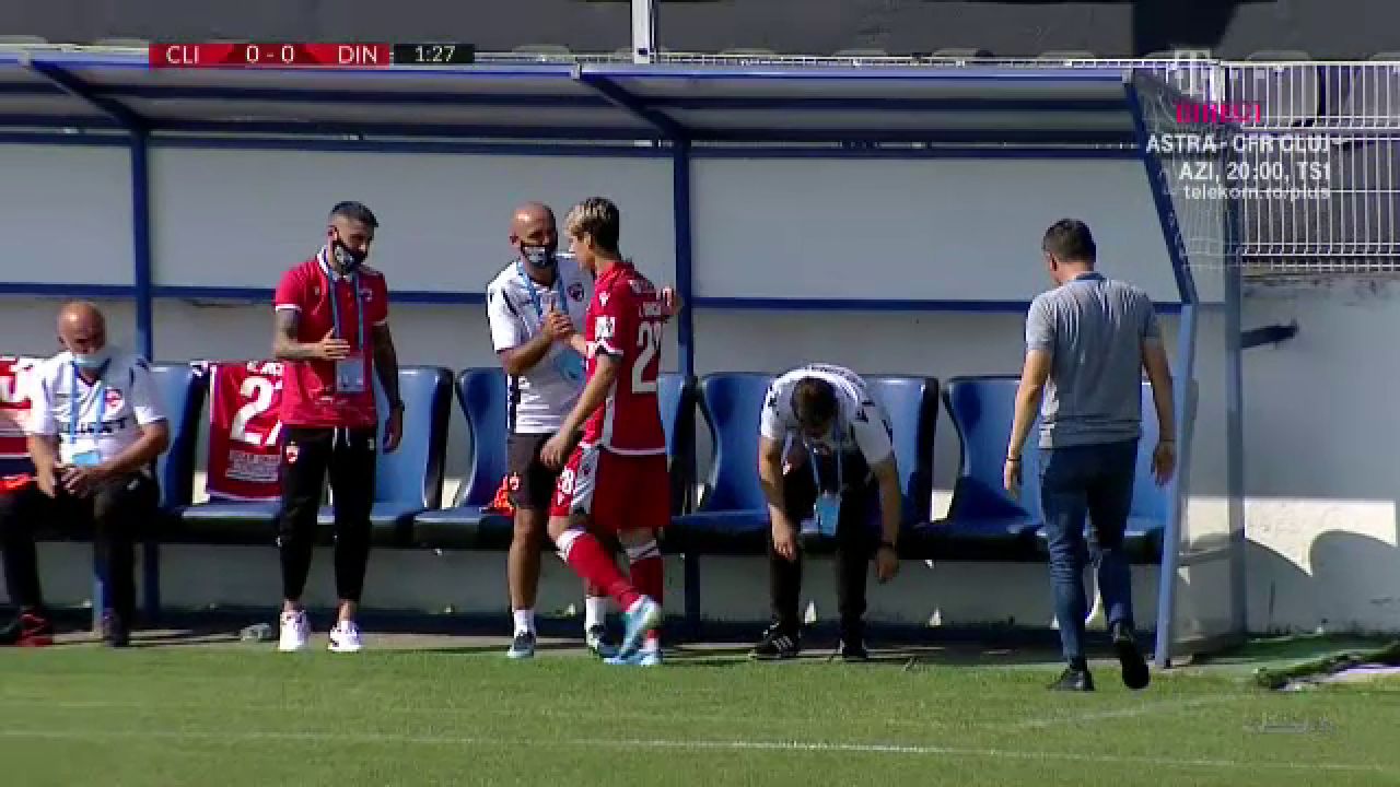 Spectacolul PENIBILULUI la Dinamo! L-au scos pe pustiul Borcea dupa 65 de secunde, apoi l-au luat in brate! Petrescu reloaded la Dinamo_15