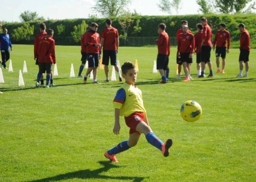 Imagini INCREDIBILE: FCSB l-a dat afara pe jucatorul INDRAGOSTIT de echipa!