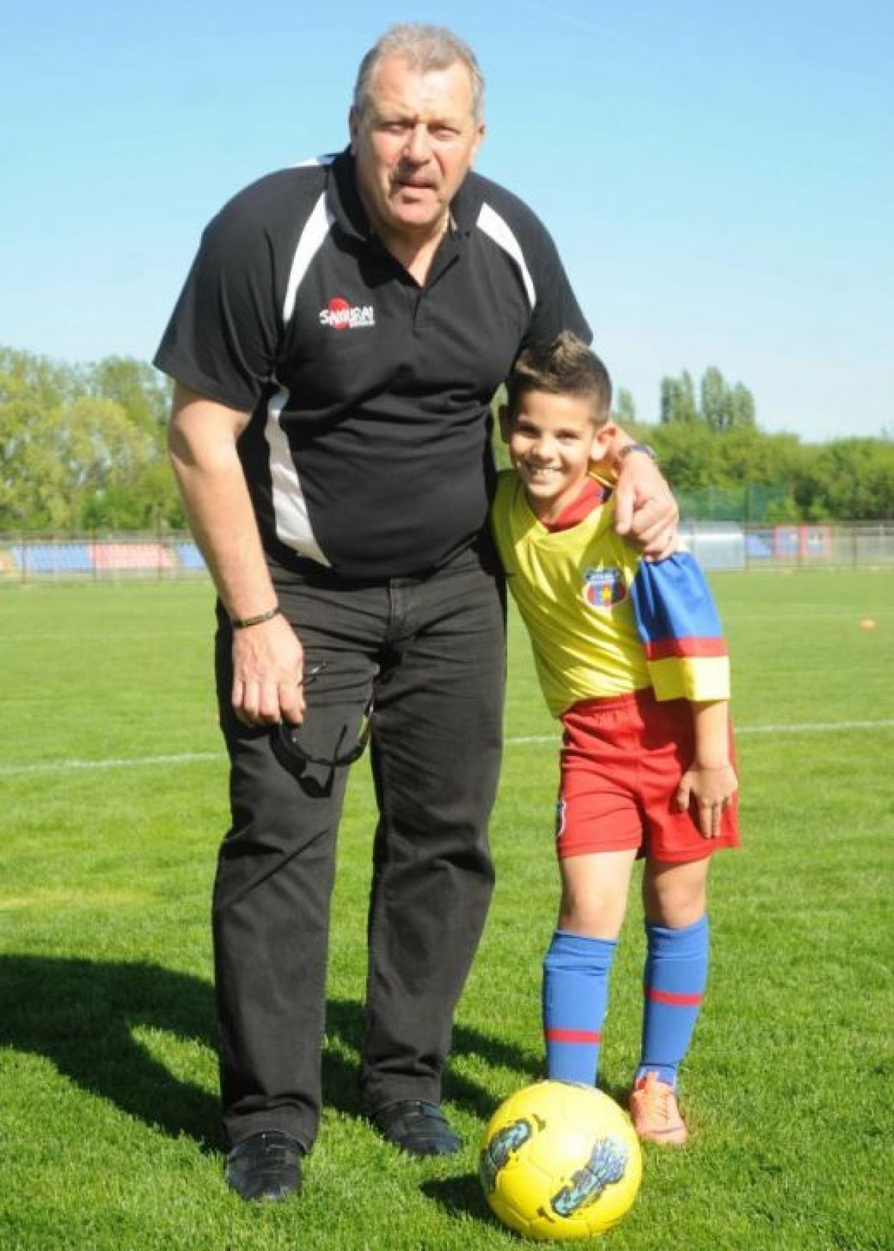 Imagini INCREDIBILE: FCSB l-a dat afara pe jucatorul INDRAGOSTIT de echipa!