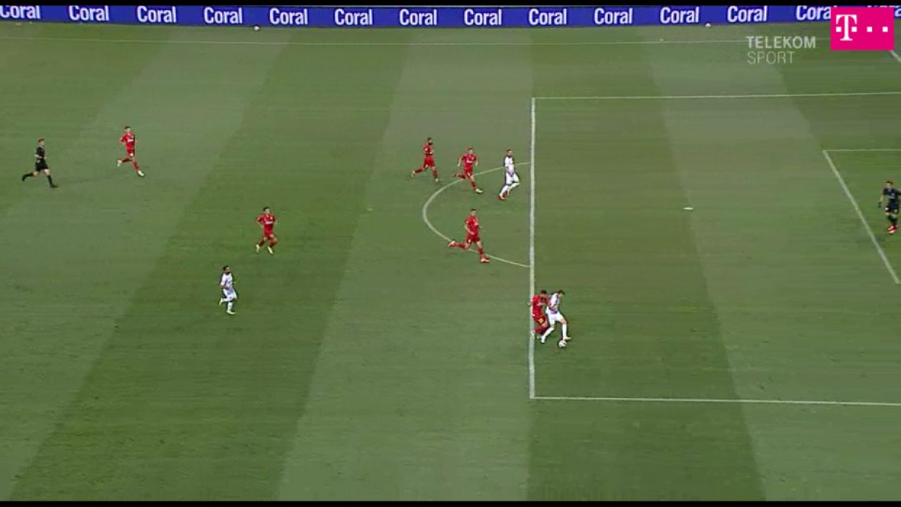 Primul penalty al Craiovei, acordat de cel care a fost EXCLUS din arbitraj in 2009! Cine este asistentul care a fluierat faultul lui Popescu _3