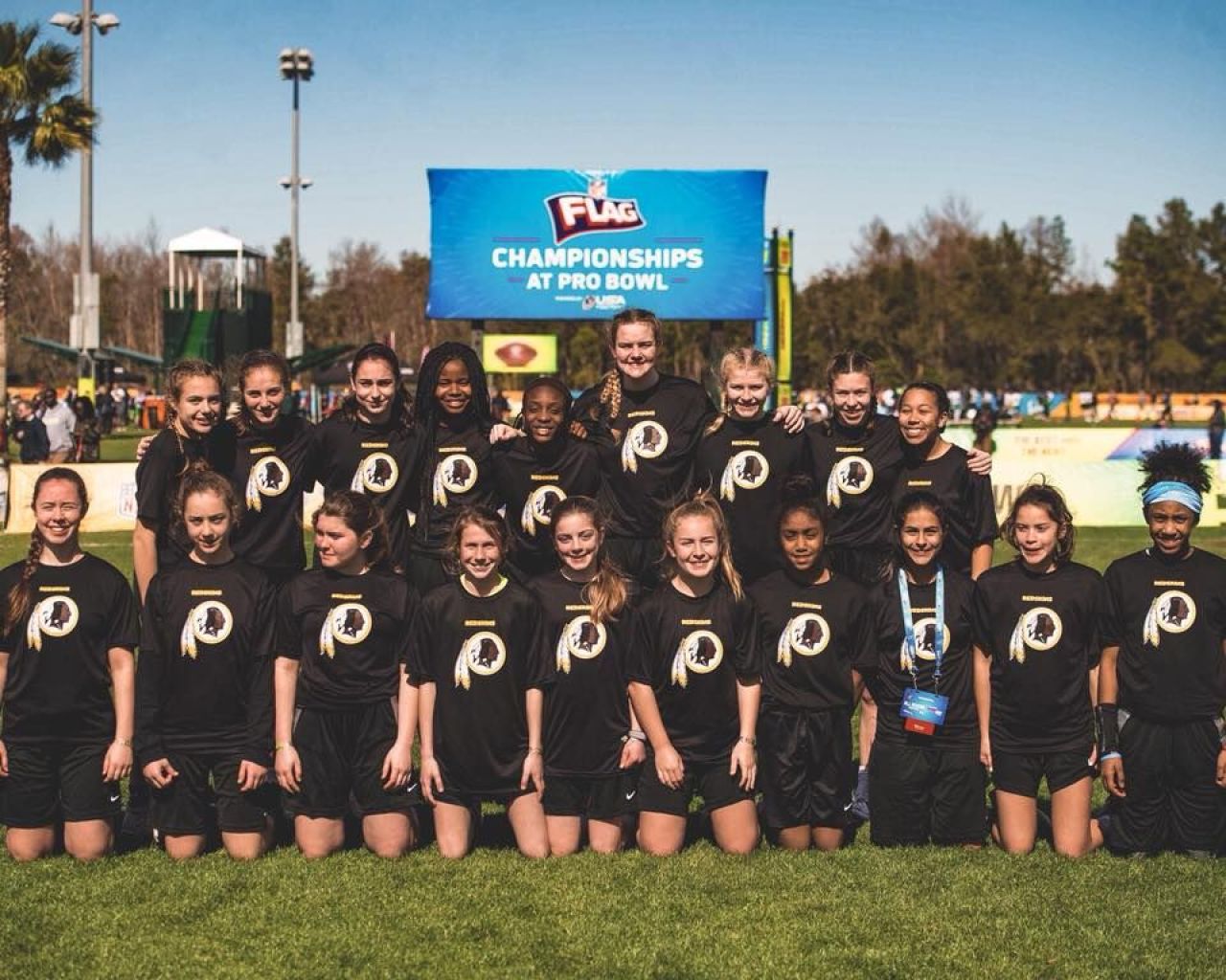 Unul dintre cele mai mari cluburi de fotbal american isi schimba numele, dupa ce denumirea istorica a fost acuzata ca promoveaza rasismul_1