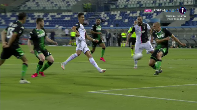 Cam greu cu Vladut! :) Chiriches l-a bagat in DEPRESIE pe Ronaldo! Interventii fantastice ale capitanului nationalei in fata lui Cristiano_5