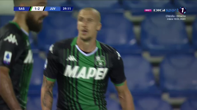 Cam greu cu Vladut! :) Chiriches l-a bagat in DEPRESIE pe Ronaldo! Interventii fantastice ale capitanului nationalei in fata lui Cristiano_7