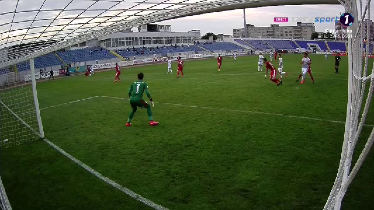 Simulare PENIBILA a lui Koljic in careul Botosaniului! Moldovenii au cerut si ei penalty dupa ce Cosic si Bancu l-au facut HAMBURGER pe Chindris_6