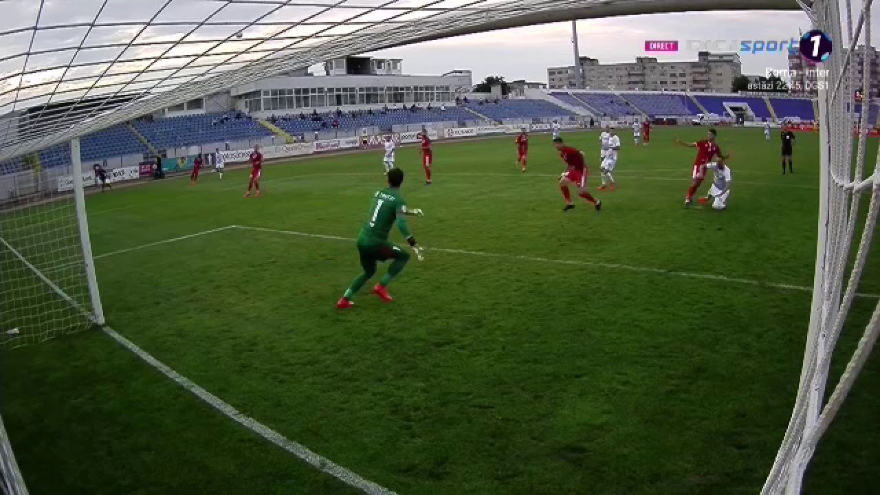 Simulare PENIBILA a lui Koljic in careul Botosaniului! Moldovenii au cerut si ei penalty dupa ce Cosic si Bancu l-au facut HAMBURGER pe Chindris_8