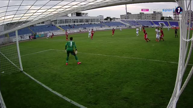 Simulare PENIBILA a lui Koljic in careul Botosaniului! Moldovenii au cerut si ei penalty dupa ce Cosic si Bancu l-au facut HAMBURGER pe Chindris_10