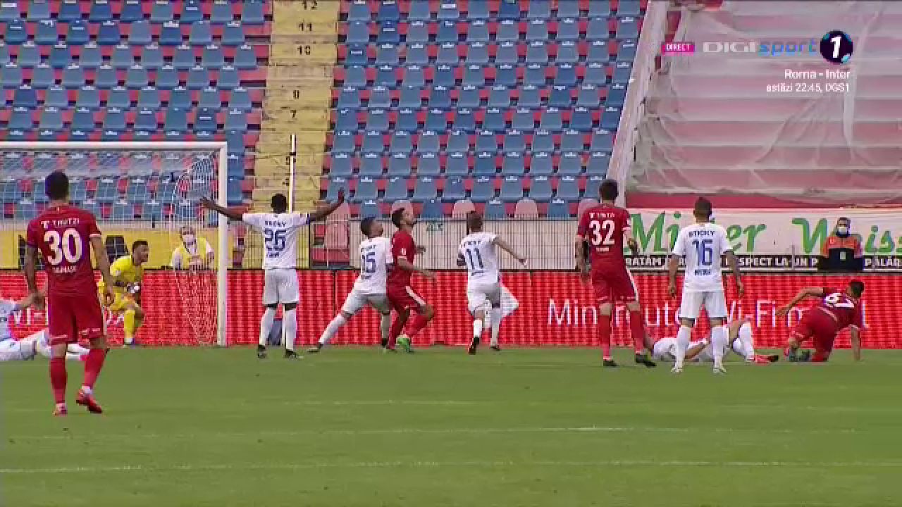 Simulare PENIBILA a lui Koljic in careul Botosaniului! Moldovenii au cerut si ei penalty dupa ce Cosic si Bancu l-au facut HAMBURGER pe Chindris_15