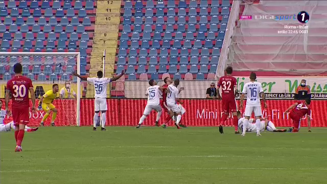 Simulare PENIBILA a lui Koljic in careul Botosaniului! Moldovenii au cerut si ei penalty dupa ce Cosic si Bancu l-au facut HAMBURGER pe Chindris_17