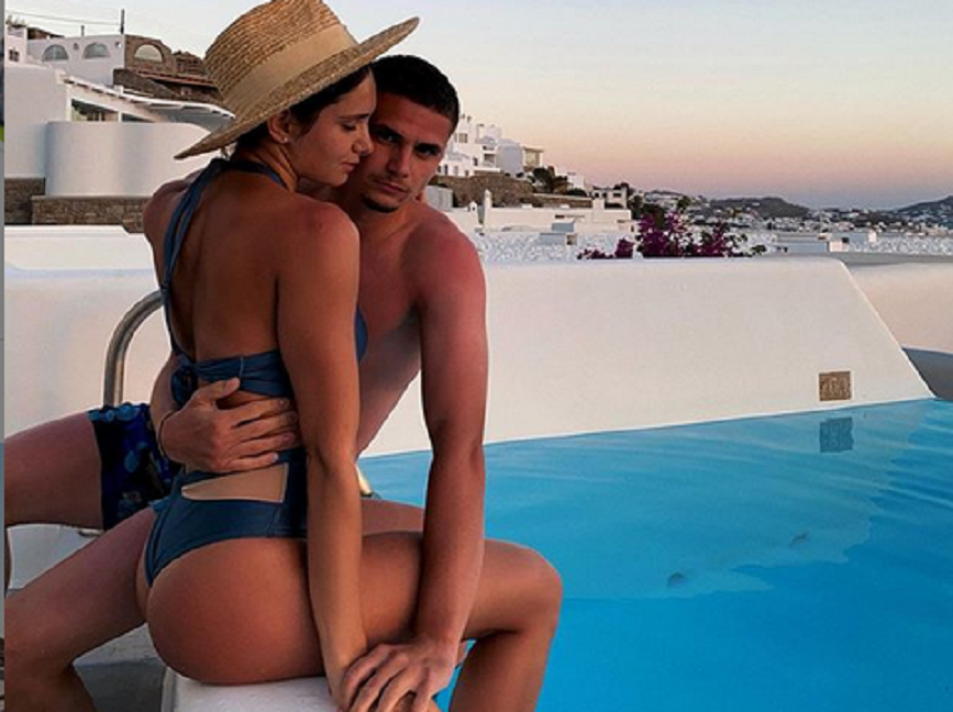 Ai grija unde pui mana ca FRIGE! Razvan Marin si BOMBITA sexy care te face sa vrei sa fie NUMAI VARA tot anul! :) Cat de frumoasa e iubita fotbalistului de la Ajax