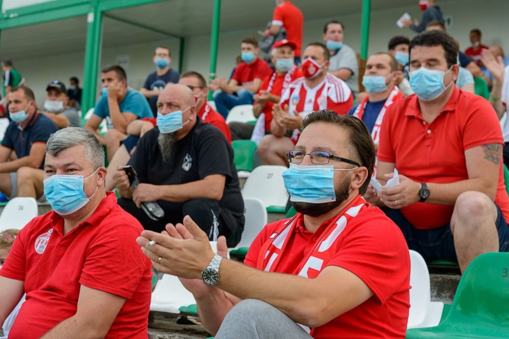 Galerie | La Ploiesti au fost tribunele goale la finala Cupei Romaniei, dar sute de fani au urmarit meciul pe stadionul lui Sepsi!_10