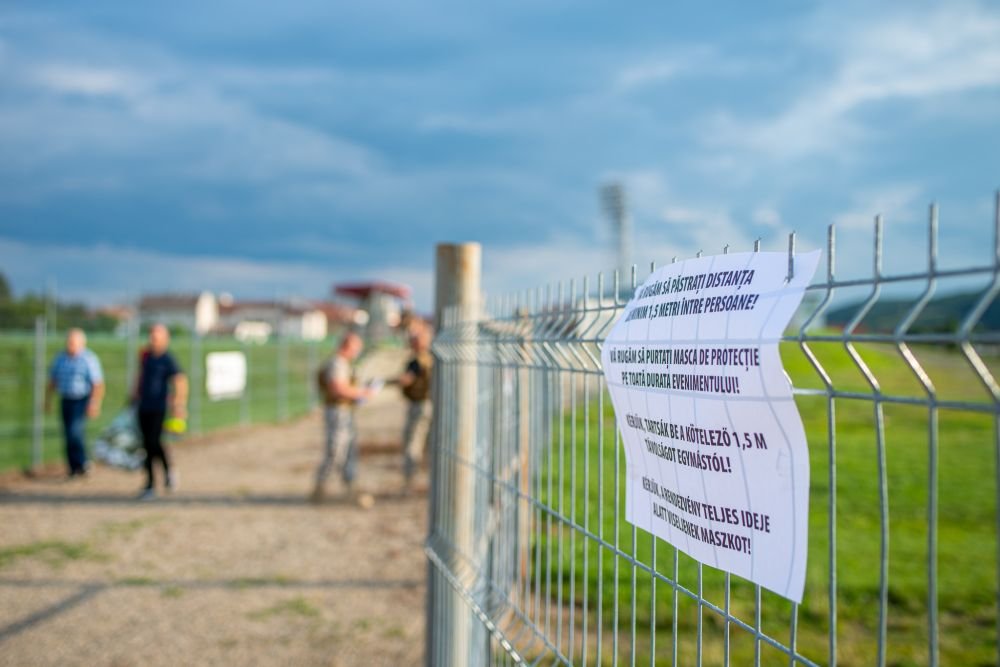 Galerie | La Ploiesti au fost tribunele goale la finala Cupei Romaniei, dar sute de fani au urmarit meciul pe stadionul lui Sepsi!_14