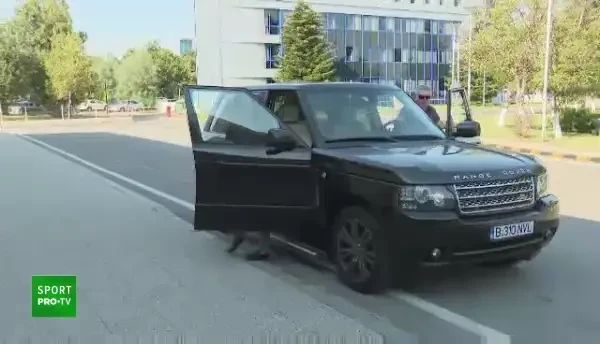 Mircea Lucescu a plecat la Kiev: reactie misterioasa la aeroport! Noul staff pe care ar putea sa-l aiba in Ucraina