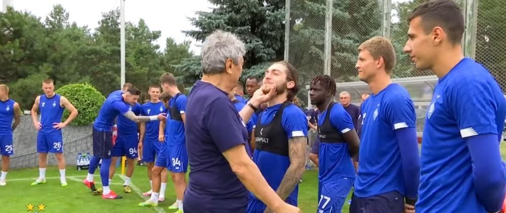 L-a luat de gat de la prima aparitie in cantonamentul lui Dinamo Kiev! :) Gestul COMPLET neasteptat al lui Lucescu! Ce discurs a tinut in fata jucatorilor