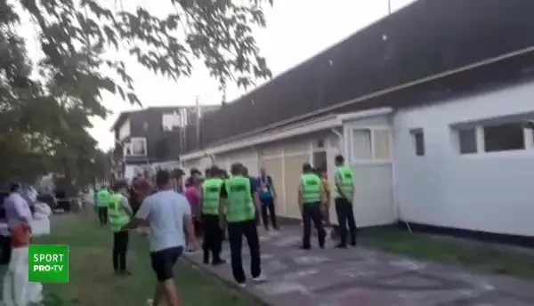 SCANDAL SI INJURATURI in vestiarul lui Turris dupa ce au RATAT promovarea! Fanii s-au dus PESTE JUCATORI