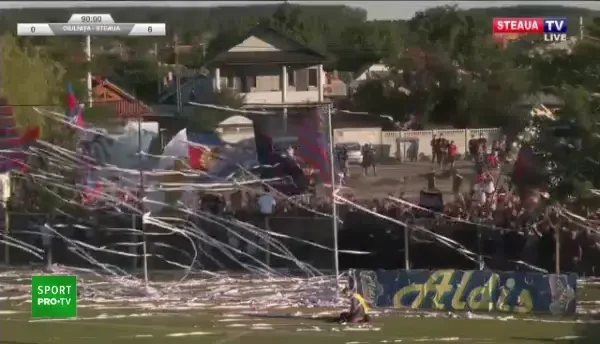 BREAKING NEWS: Scene INCREDIBILE dupa promovarea Stelei in liga a 3-a! Ca la derby-urile din alte vremuri: ultrasii au luat cupele si au aprins torte si fumigene! Show TOTAL