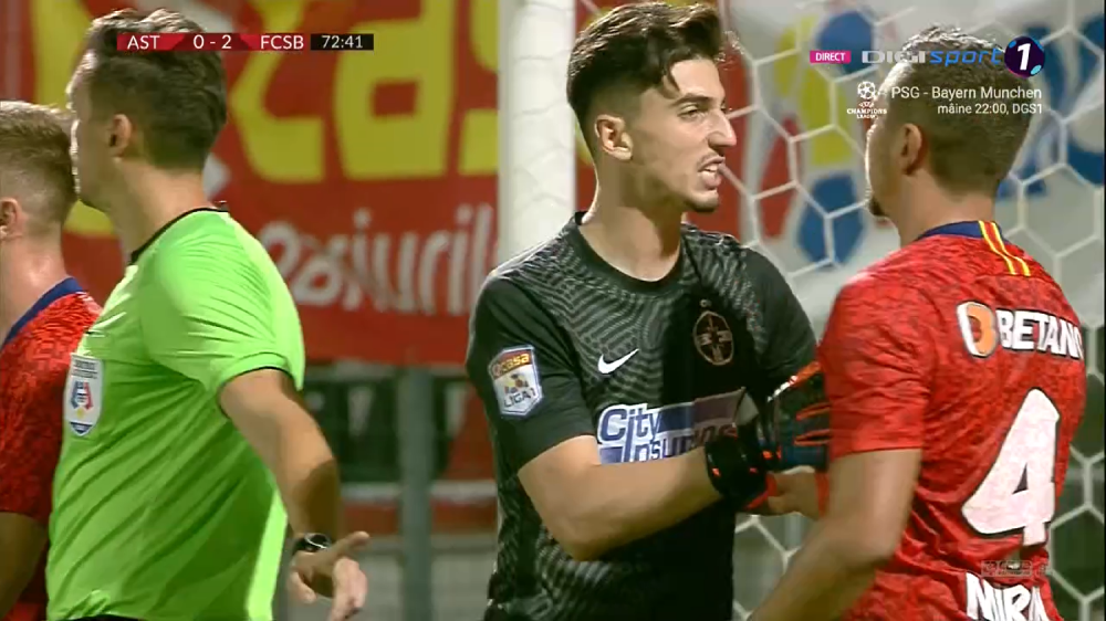 A vrut sa-l muste pe Radut, apoi l-a luat de gat! Moment ireal in Astra-FCSB! Miron l-a bruscat si pe Vlad_3