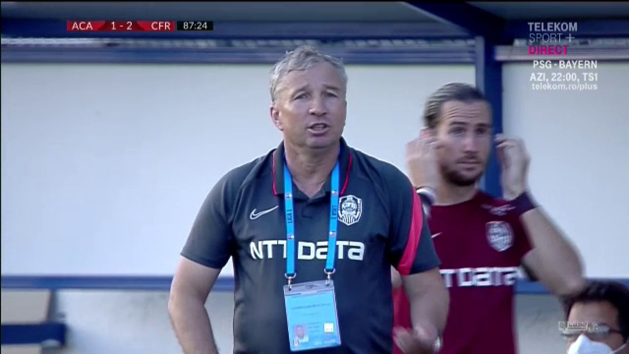 'BIZONUL' s-a mutat la CFR! :) Gnohere nu mai e grasutul Ligii 1! Cum ce look pufos a aparut Petrescu pe banca in meciul cu Clinceni_5