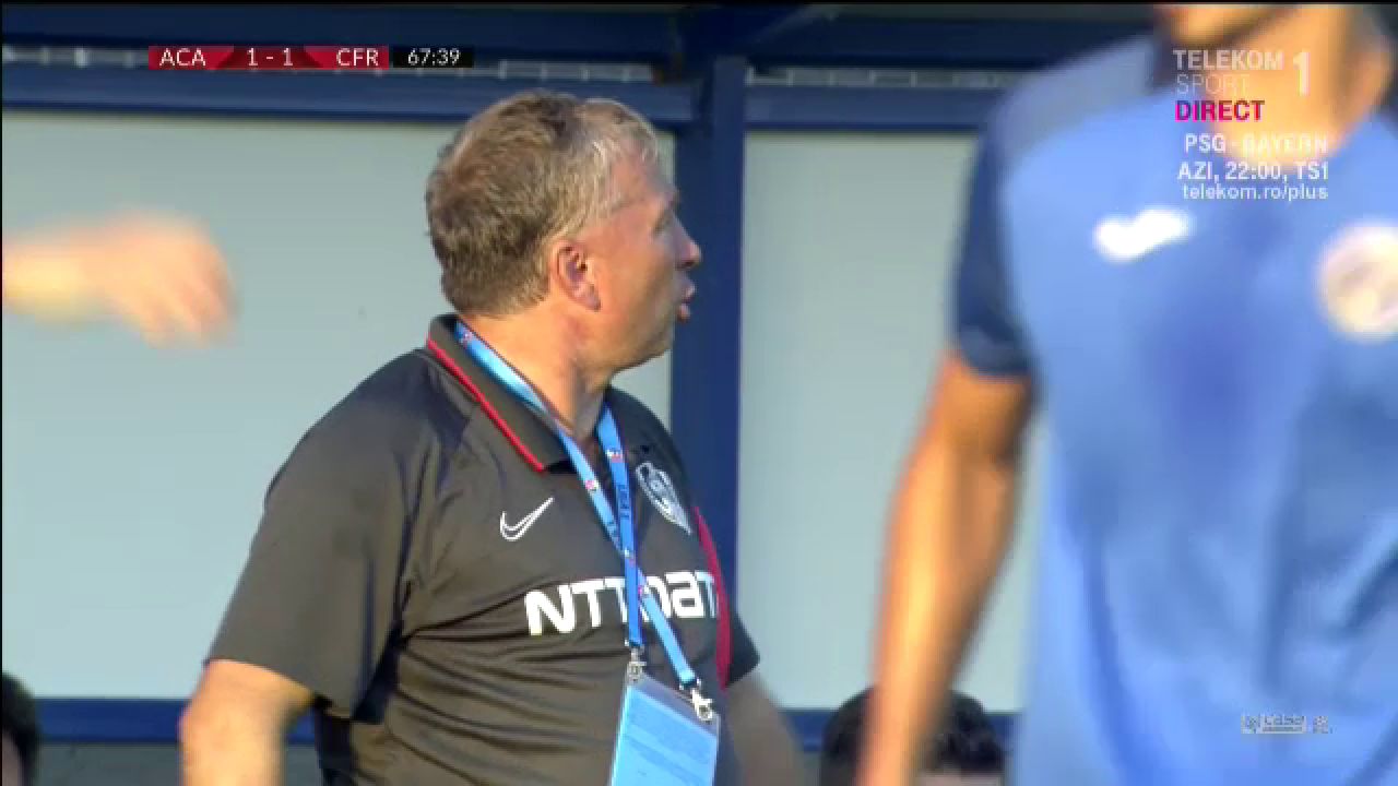 'BIZONUL' s-a mutat la CFR! :) Gnohere nu mai e grasutul Ligii 1! Cum ce look pufos a aparut Petrescu pe banca in meciul cu Clinceni_8