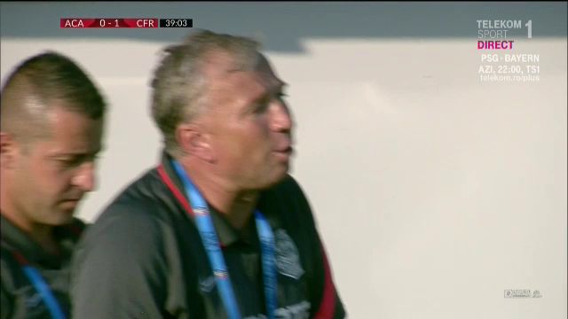 'BIZONUL' s-a mutat la CFR! :) Gnohere nu mai e grasutul Ligii 1! Cum ce look pufos a aparut Petrescu pe banca in meciul cu Clinceni_14