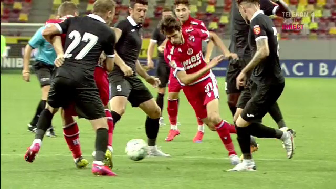Penalty REFUZAT pentru Dinamo, desi Kovacs era la doar cativa metri de faza! Craciunescu: