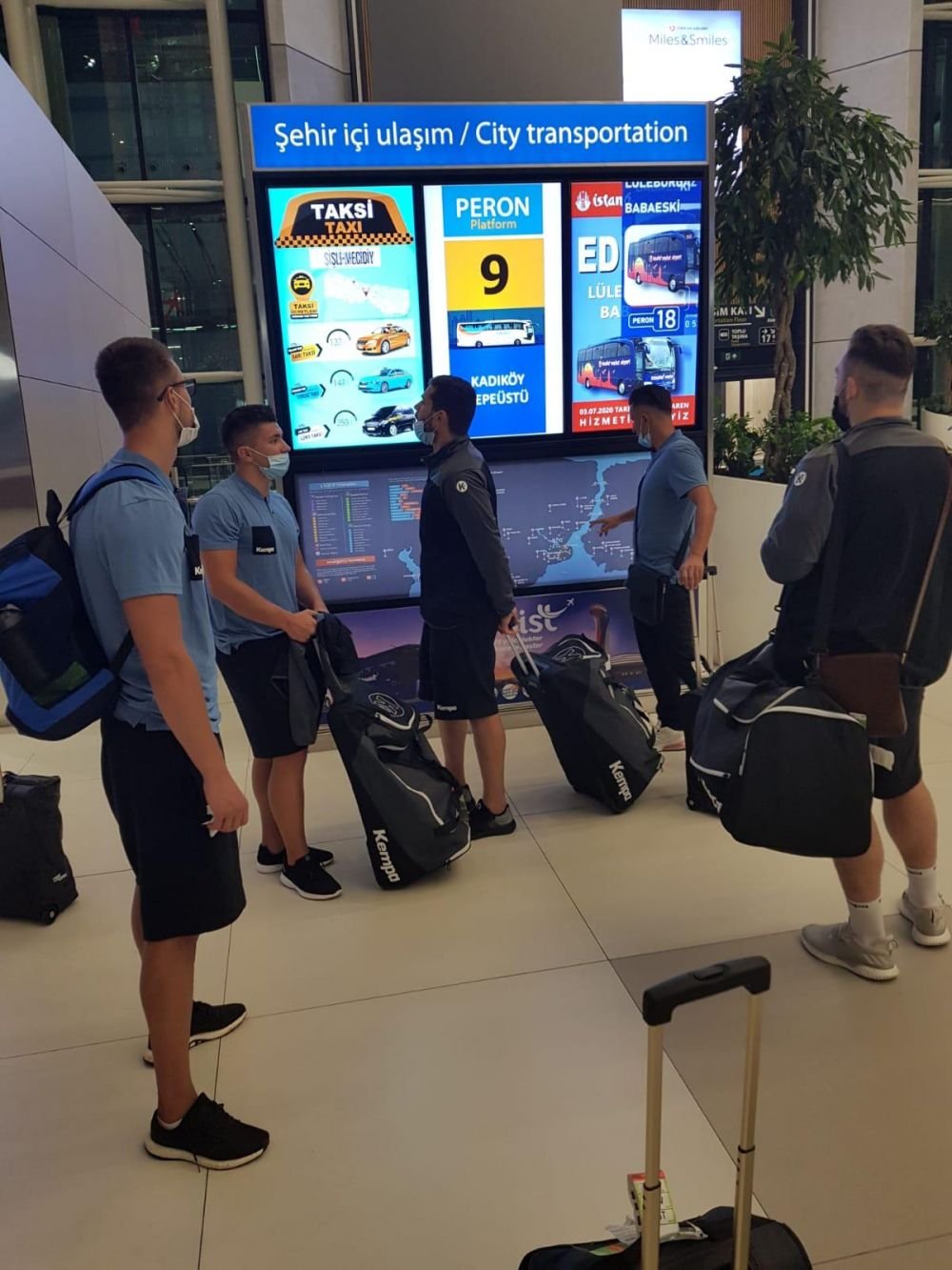 Deplasare de COSMAR pentru HCM Constanta! Hanbalistii, blocati 24 ore in Istanbul de rusi cu o zi inainte de meciul cu Rostov_5