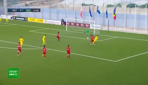 Ocazie Mihaila! Sut din interiorul careului, respins insa de portar