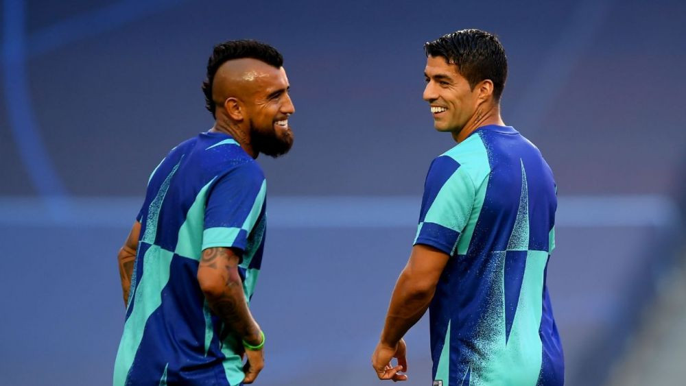 Gestul lui Koeman care le anunta PLECAREA de pe Camp Nou! Ce se intampla cu Suarez si Vidal inainte de primul amical al Barcelonei