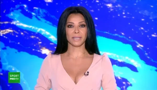 Gest SUPERB al lui Rapid! Au trecut la roz pentru o cauza nobila! Rapidistii sustin lupta femeilor din Romania impotriva cancerului :)