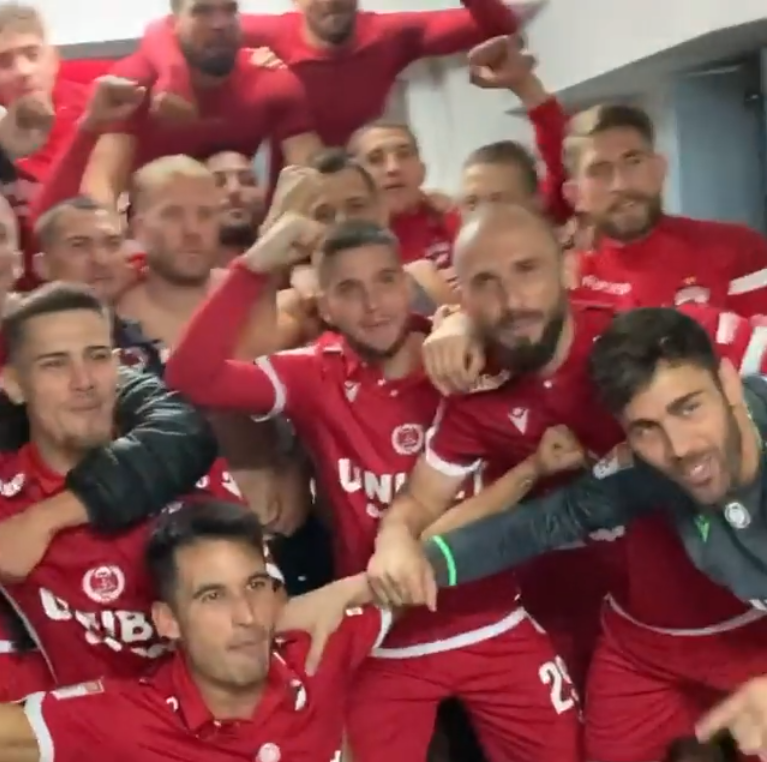 Dinamo a declansat fiesta dupa meciul de la Medias!&nbsp; Prima victorie! Cum a aratat momentul de bucurie al fotbalistilor