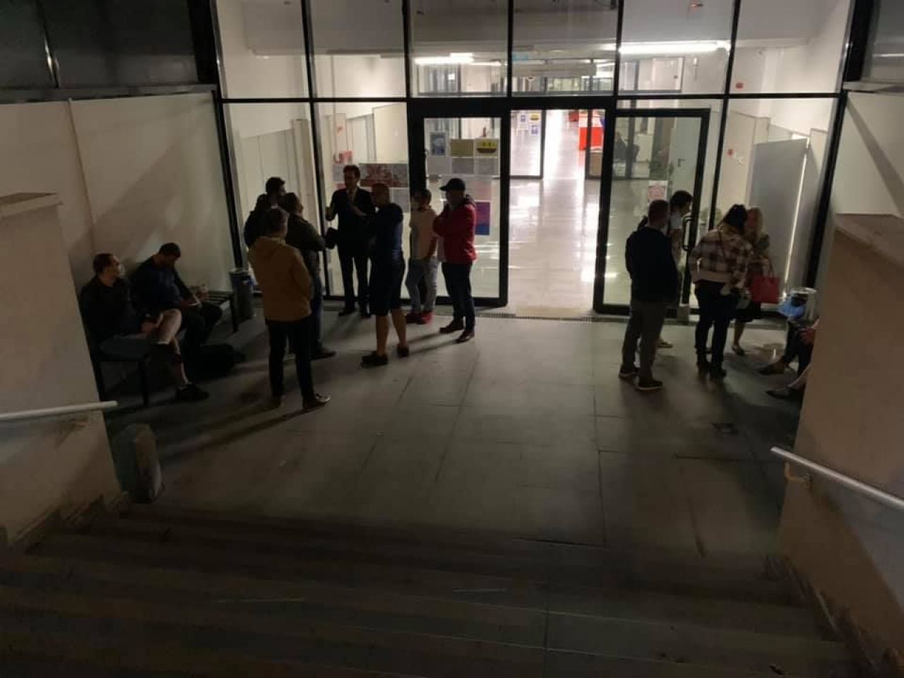 Candidata dreptei il acuza pe patronul din umbra al Rapidului ca incearca sa fure alegerile! Numararea voturilor in Sectorul 1 continua_1