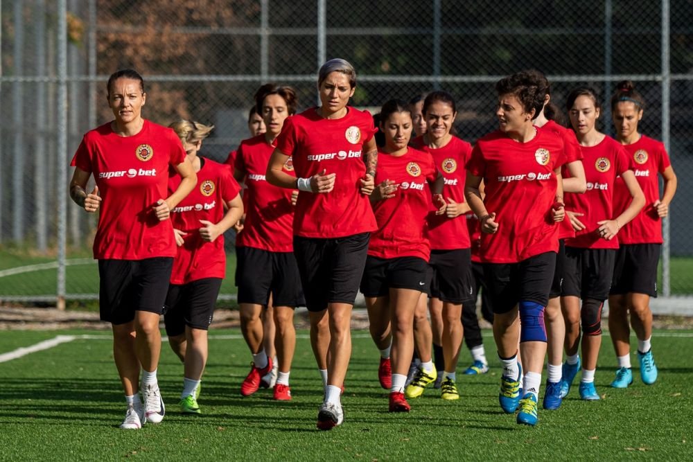 (P) Superbet devine prima agentie de pariuri din Romania care sponsorizeaza o echipa de fotbal feminin_2