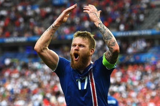 De el trebuie sa-i fie FRICA Romaniei! Gunnarsson i-a convins pe toti ca Islanda e favorita! Jurnalistii din tara au scris: 