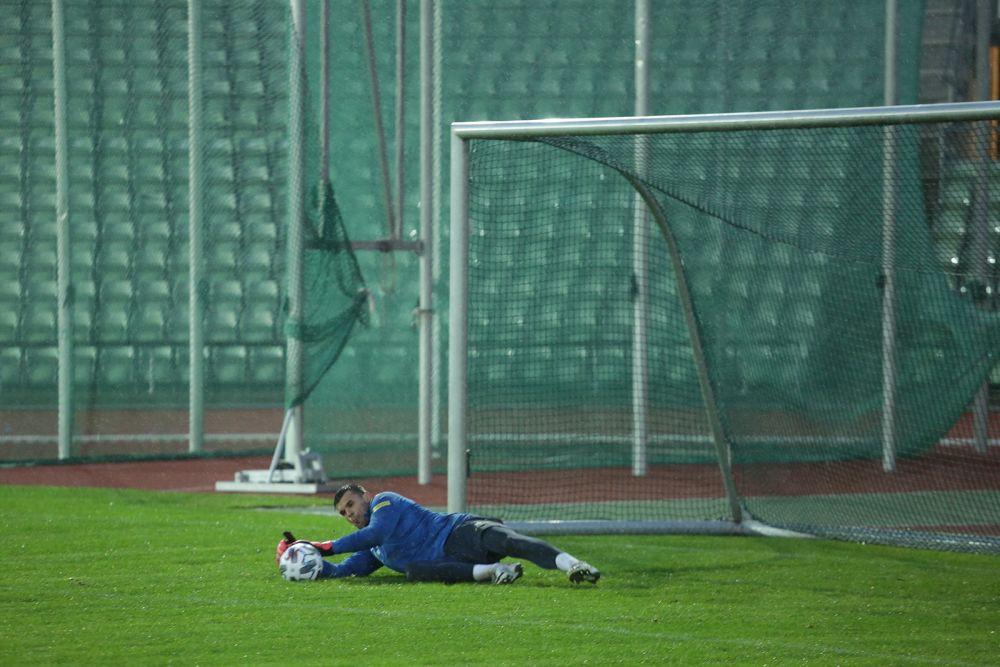 Antrenamentul oficial al nationalei lui Radoi din Norvegia! Ploaie torentiala cu o zi inainte de meci! Imagini de la sesiunea de pregatire_7