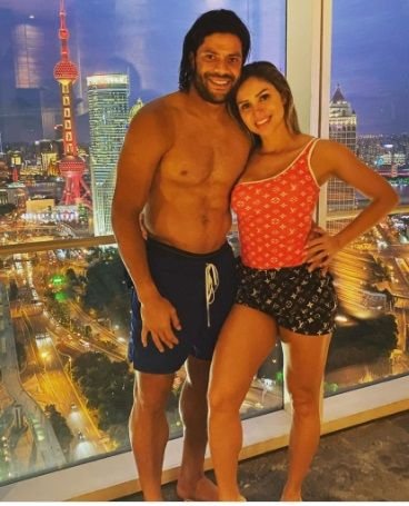 Înșelată și părăsită, fosta soție a fotbalistului milionar a rămas traumatizată. 