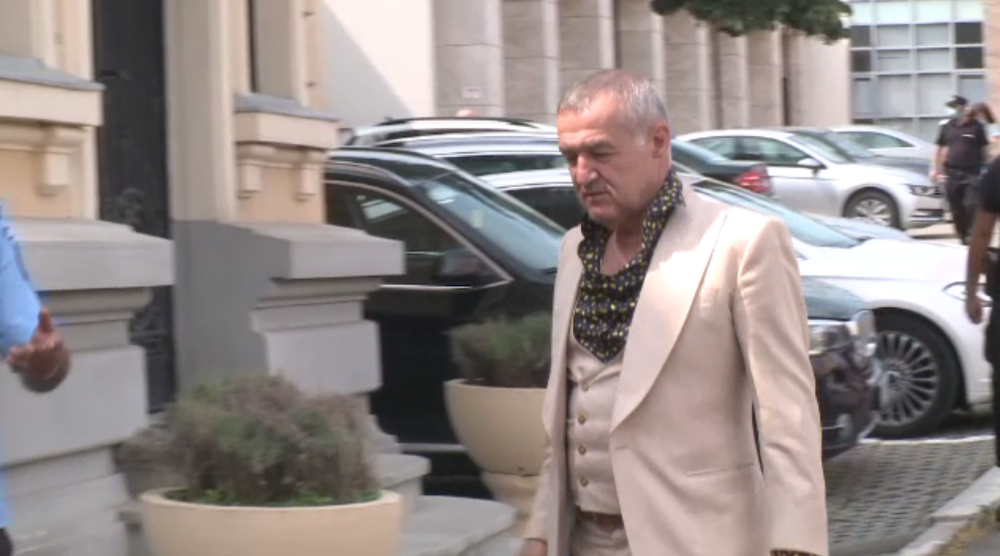 Cartea de MILIOANE a lui Becali! Ce planuieste sa faca in iarna, daca Man si Coman nu vor fi vanduti pe sume RECORD pentru Romania