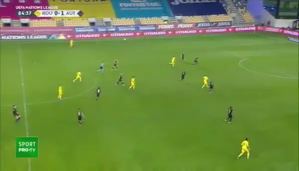 Discurs dur al lui Mihai Mironica la adresa lui Ianis Hagi in comentariul meciului cu Austria: Cand tatal tau e cine e, ai alta atitudine in declaratii! S-a apucat sa trimita sageti catre selectioner!